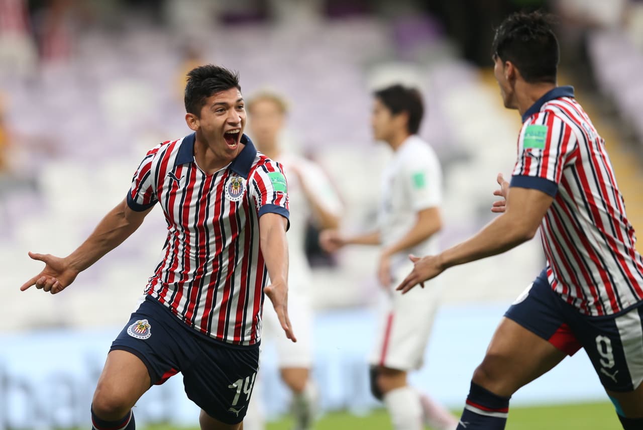 Tras un gran centro de Isaác Brizuela, Ángel Zaldívar apareció sin marca en el área para conectar de cabeza y sacarse toda la presión del debut.