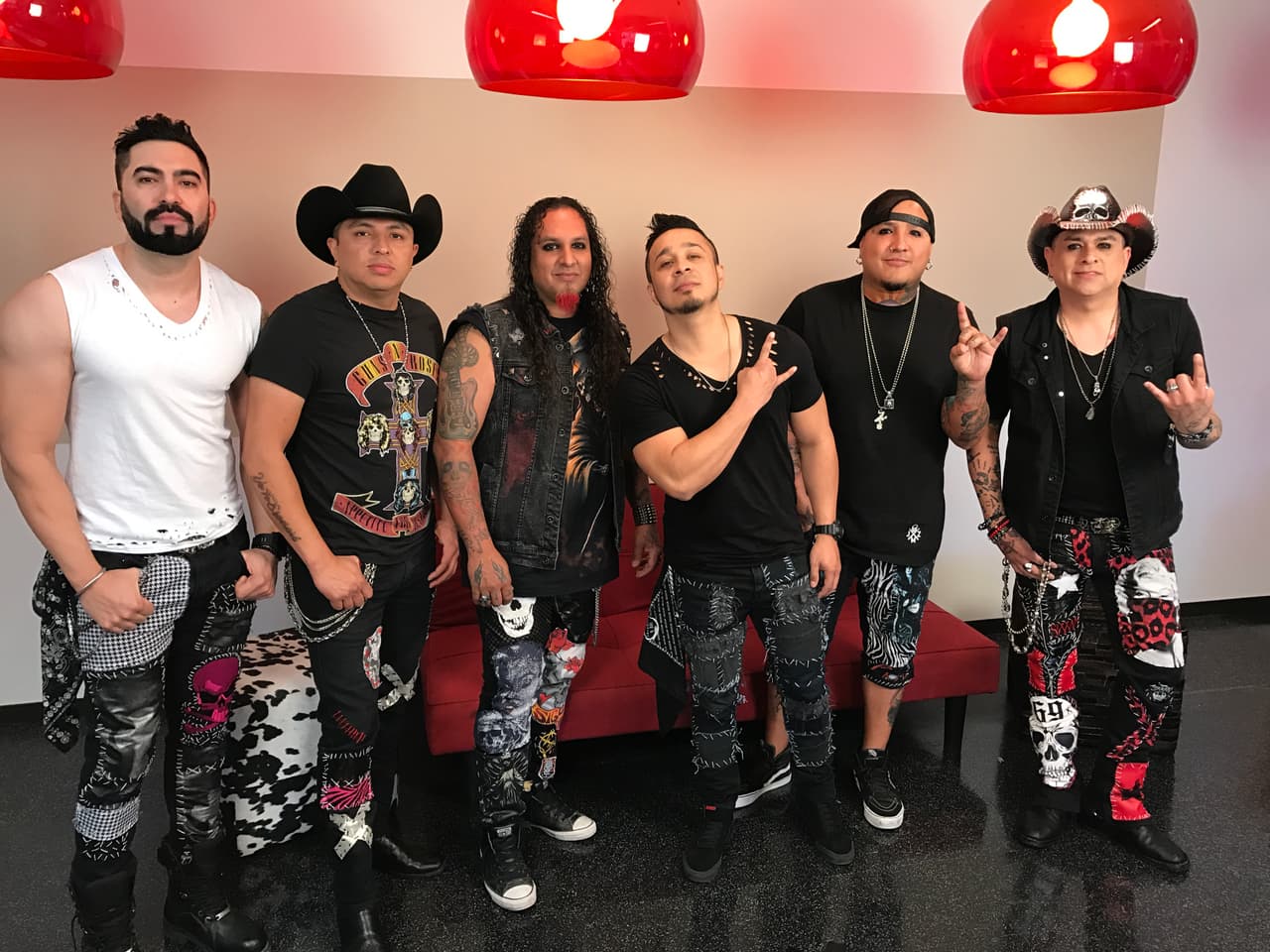 Por su forma de vestir, la agrupación de Santa Rosa, Texas, Siggno se ha convertido en un exponente único en el género. Incluso han adoptado el término "rockteños".