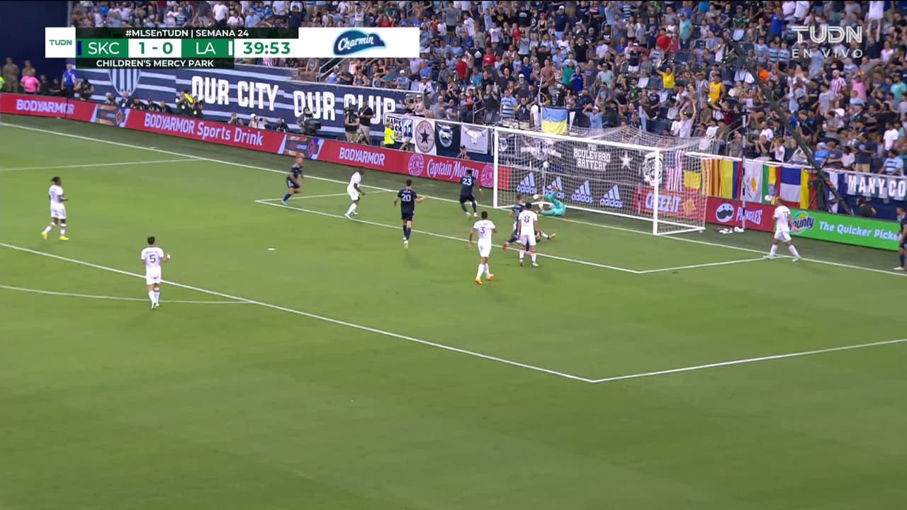 ¡TIRO ATAJADO! disparo por William Agada.