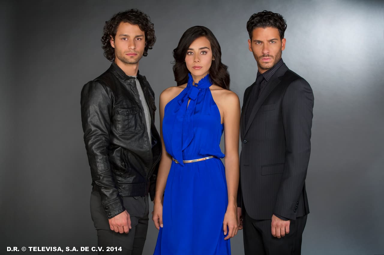 Mariano Palacios, Esmeralda Pimentel y Erick Elías nos han contado una historia llena de amor y traiciones.