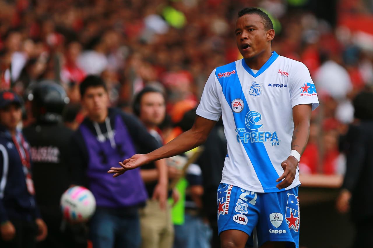 El atacante salió de Puebla en 2014 y lo hizo luego de criticar al equipo y asegurar que no se sentia en un club importante. Eso generó una mala imagen del jugador entre hinchas y directivos.
