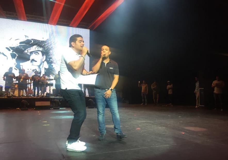 Eso sí, desde muy temprano El Dasa y Lorenzo Méndez, de la Original Banda El Limón, ensayaron con mucho sentimiento.