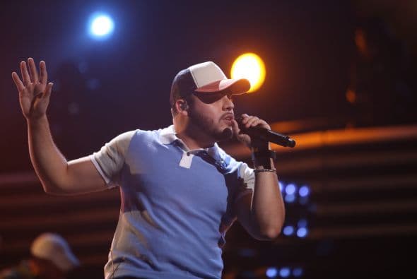 Las chicas caerán rendidas al los pies de este `papi' grupero con su espectacular presentación.