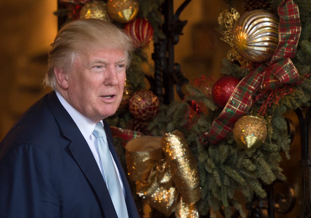 Científicos de Florida le explican a Trump que el cambio climático es real (y puede acabar con su mansión de vacaciones)