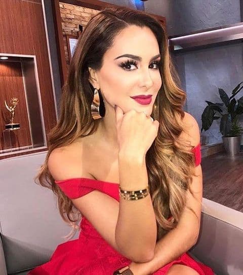 Además, se pronunció en contra de quienes la juzgaron por su aspecto, recordándoles que es su cuerpo y puede cambiarlo si así lo desea. 
<br>