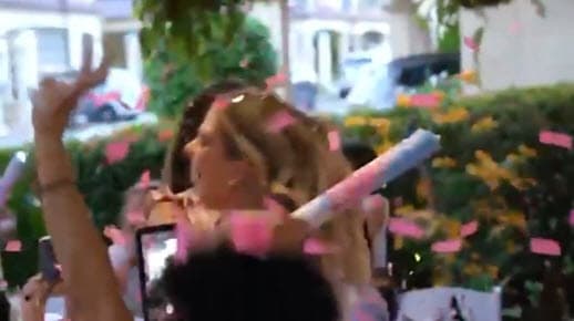 El día 23 reveló que era una niña: "Te pedí al cielo... y ¡hoy estás aquí! Muchas gracias a todos por sus líneas y sus deseos. Nos sentimos muy felices por la 
<b>nueva bendición de nuestra princesa</b>".
<br>