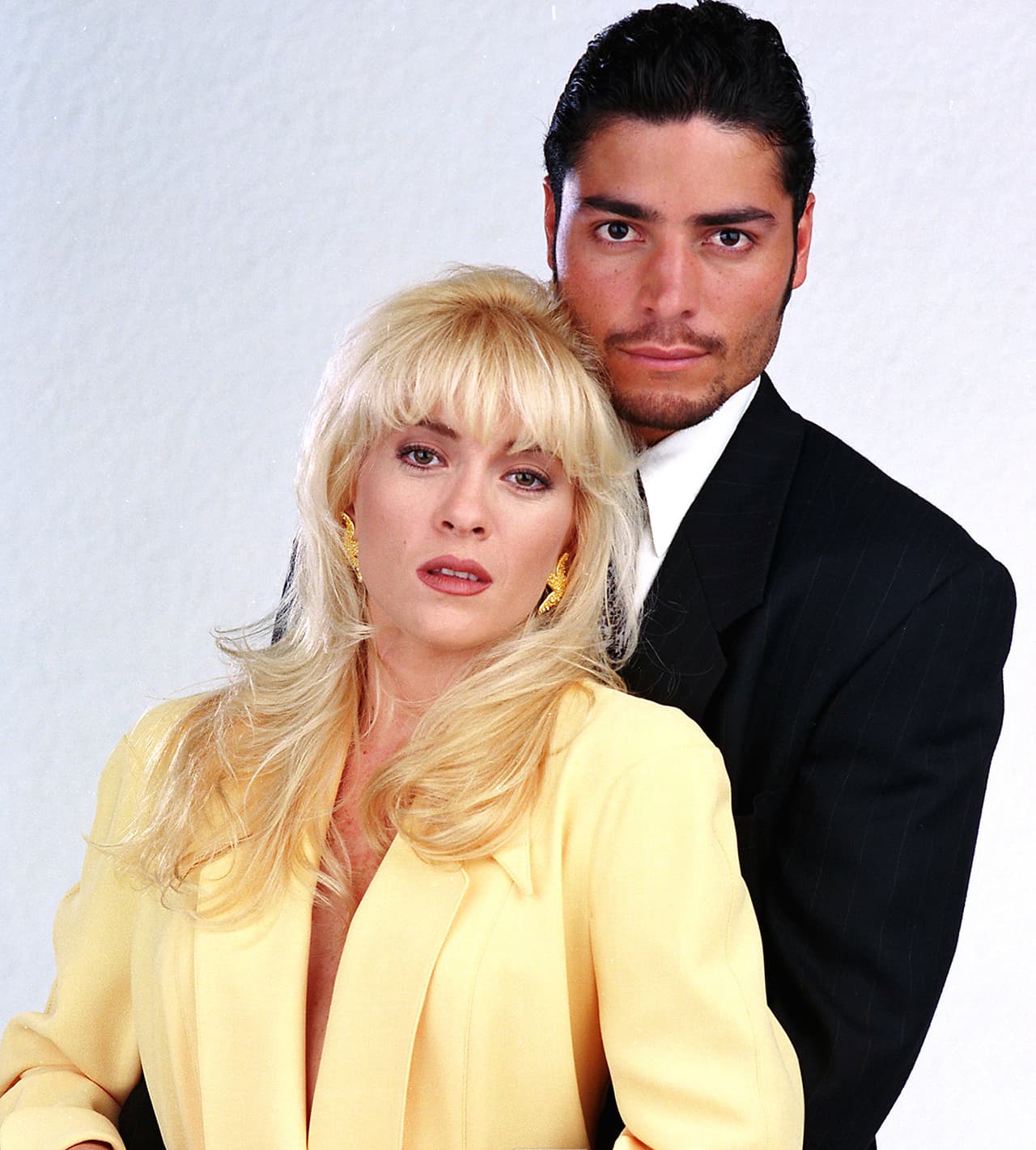 En una entrevista que se transmitió el pasado viernes 14 de febrero en el matutino 
<b><a href="https://www.youtube.com/watch?v=1Zn-IzcNebA" target="_blank">'Venga la alegría'</a>, </b>Yuri
<b> </b>recordó las escenas que hizo con el puertorriqueño en la telenovela 
<b><a href="https://www.univision.com/musica/canciones/las-21-mejores-canciones-en-la-historia-de-la-telenovela-mexicana" target="_blank">'Volver a empezar',</a></b> telenovela que protagonizaron en 1994. 
<br>