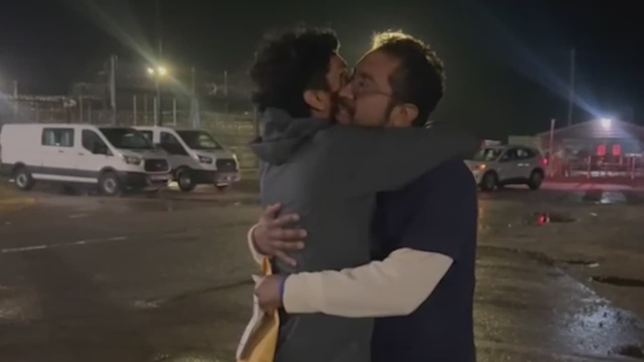 Liberan a mexicano que fue detenido por agentes federales tras romper los cristales de su auto