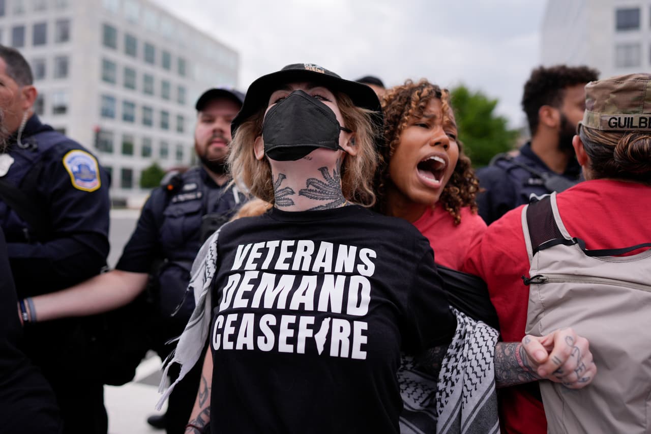 Una ola de protestas invadió la capital estadounidense en rechazo a Netanyahu.