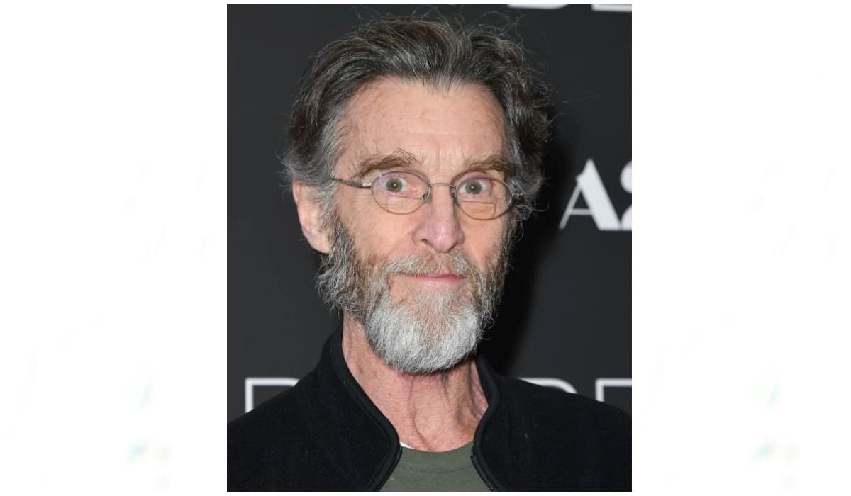 John Glover tuvo el trabajo de darle vida a este personaje hasta su salida de la serie en el 2008 y desde ese entonces no ha tenido un papel destacado. Sin embargo, ha sido una estrella invitada en series como 'The Blacklist', 'The Good Wife' y 'Fear the Walking Dead'.