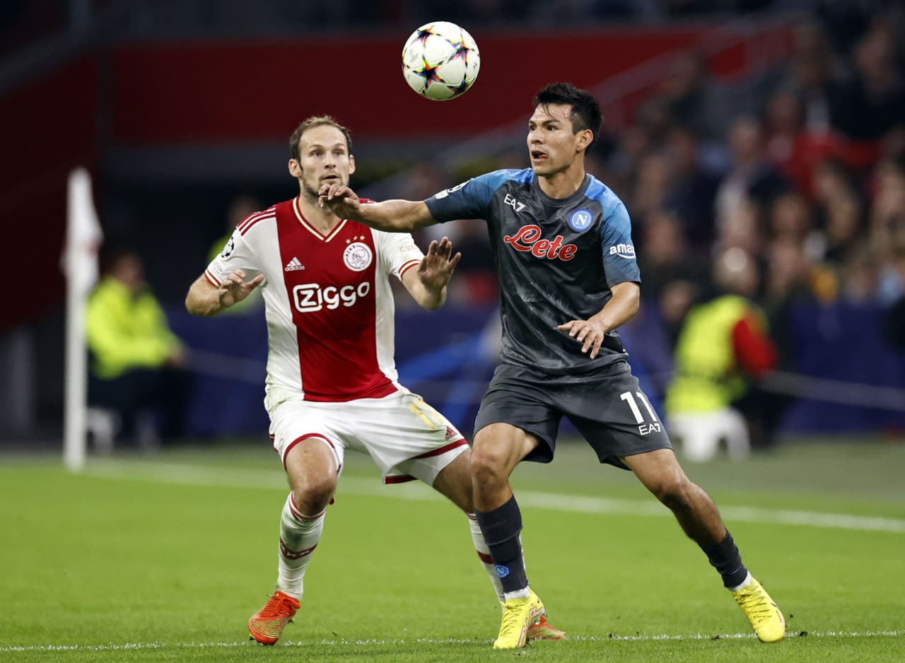 Napoli aplastó al Ajax a domicilio y lleva paso perfecto en la Champions League.