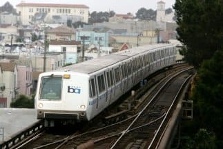 BART reporta demoras en varias estaciones por emergencia médica y actividad policial