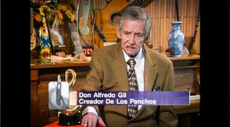 El Premio a la Excelencia lo recibió Don Alfredo Gil, uno de los tres integrantes del grupo Los Panchos, trío dedicado en corazón y alma a los boleros. Don Alfredo recibió el premio desde su casa en la Ciudad de México. Se encontraba grave de salud, murió un año después a los 83 años.