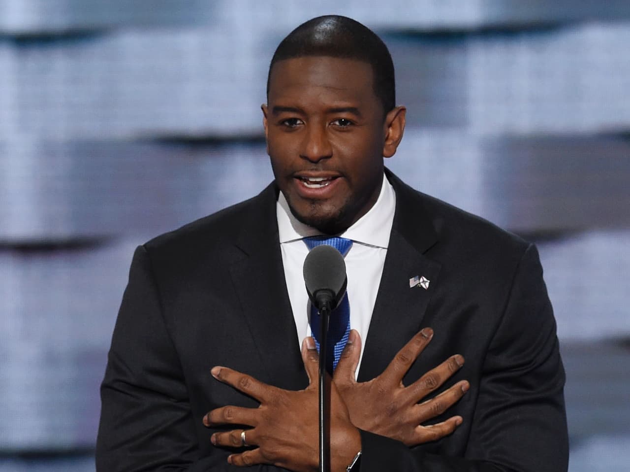 Andrew Gillum se disculpa y decide ingresar a un centro de rehabilitación