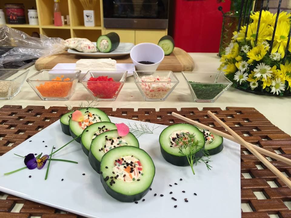 Cocina con los pequeñínes esta deliciosa receta de pepinos rellenos.