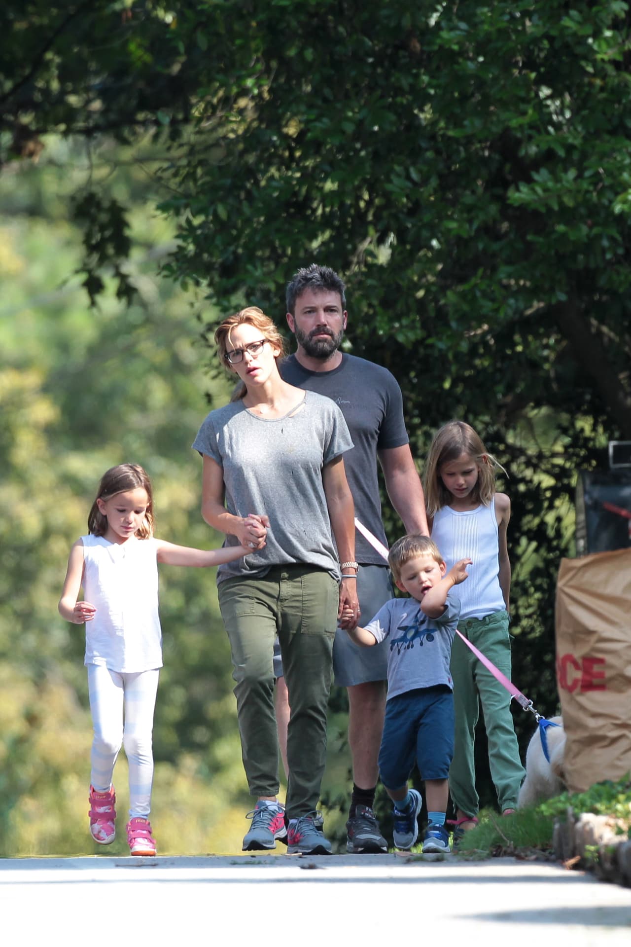 Así pasearon Ben y Jennifer Garner en familia hace unos cuantos días.