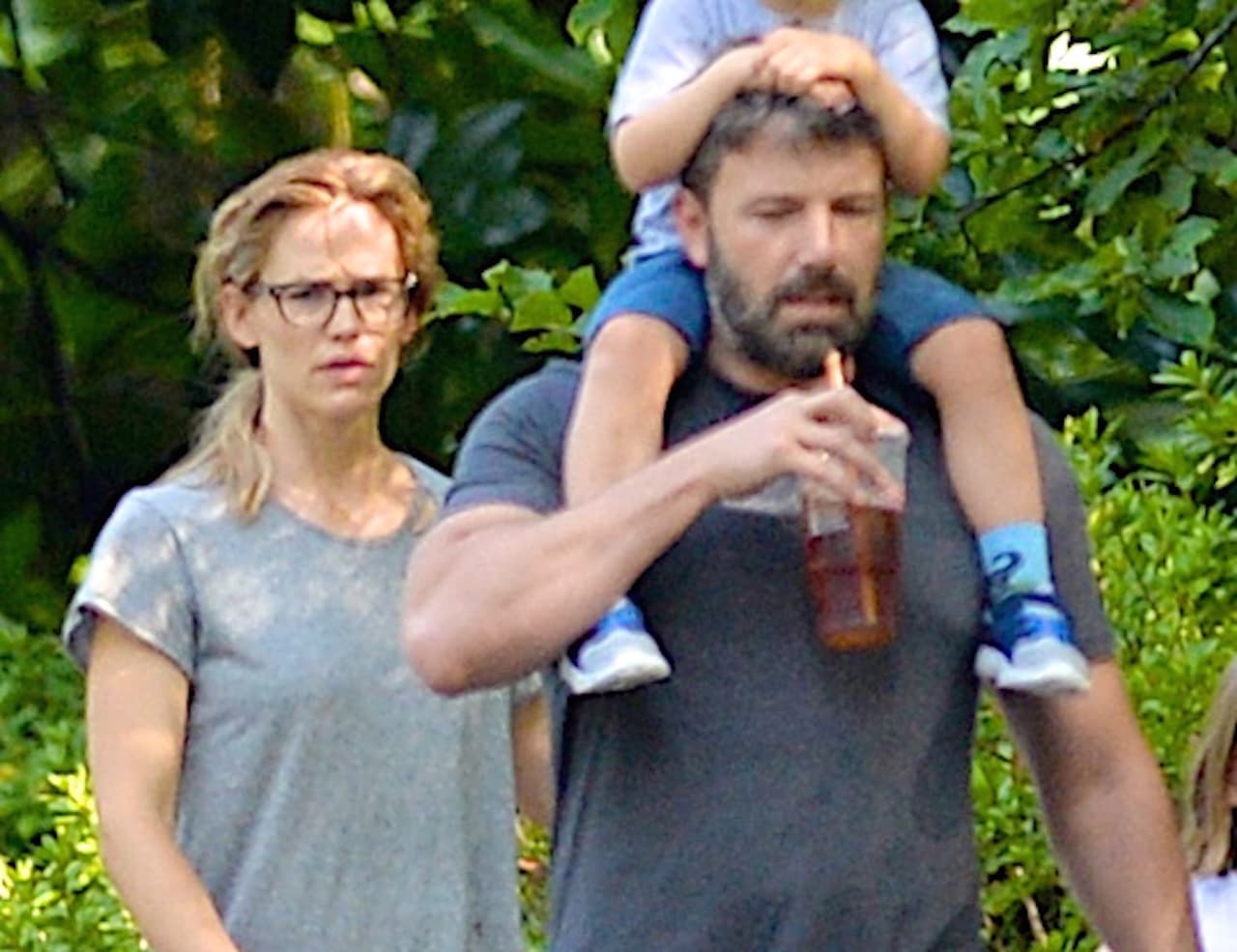 Así pasearon Ben y Jennifer Garner en familia hace unos cuantos días.