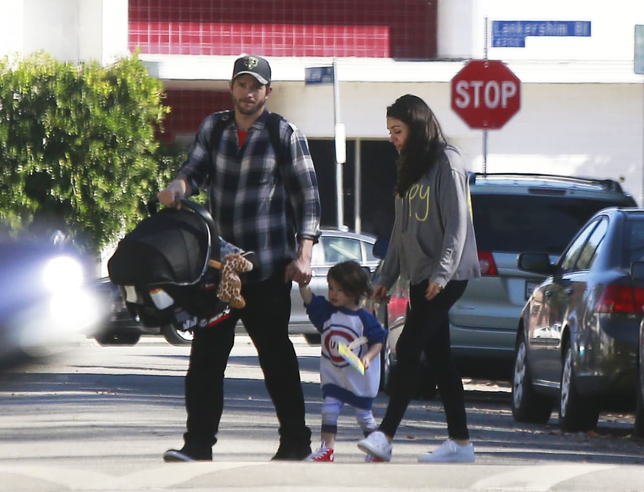 Photo © 2016 Fame Flynet USA/The Grosby Group EXCLUSIVE Studio City, December 27, 2016. Couple Ashton Kutcher and Mila Kunis are spotted visiting a friend's house with their children Wyatt and Dimitri in Studio City, California on December 27, 2016. The happy stars became parents for the second time just last month.