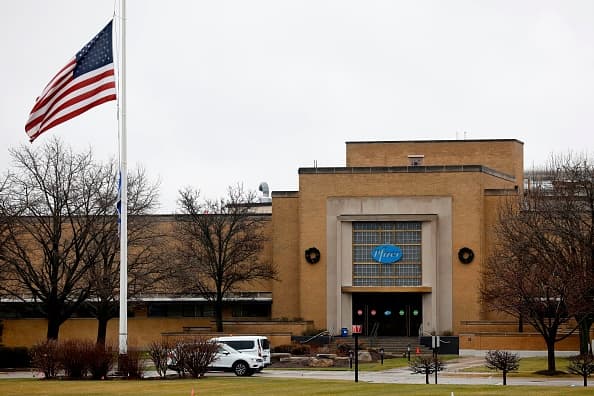 La ciudad de San Antonio se encuentra en la posición número 22 a nivel nacional de las zonas que necesitarán la mayor cantidad de vacunas covid-19 de forma inicial, según un estudio de WalletHub y que comparó más de 90 ciudades grandes en 13 métricas clave.
<br>