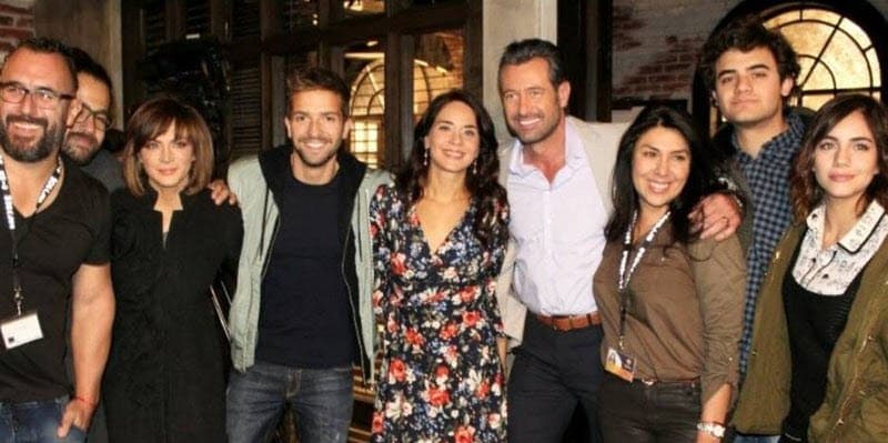 <b><a href="http://www.univision.com/temas/pablo-alboran">Pablo Alborán</a></b> engalanó el foro de
<b><a href="http://www.univision.com/novelas/caer-en-tentacion">'Caer en tentación'</a></b>, el cantante aprovechó su visita a México para convivir con el elenco de la telenovela.