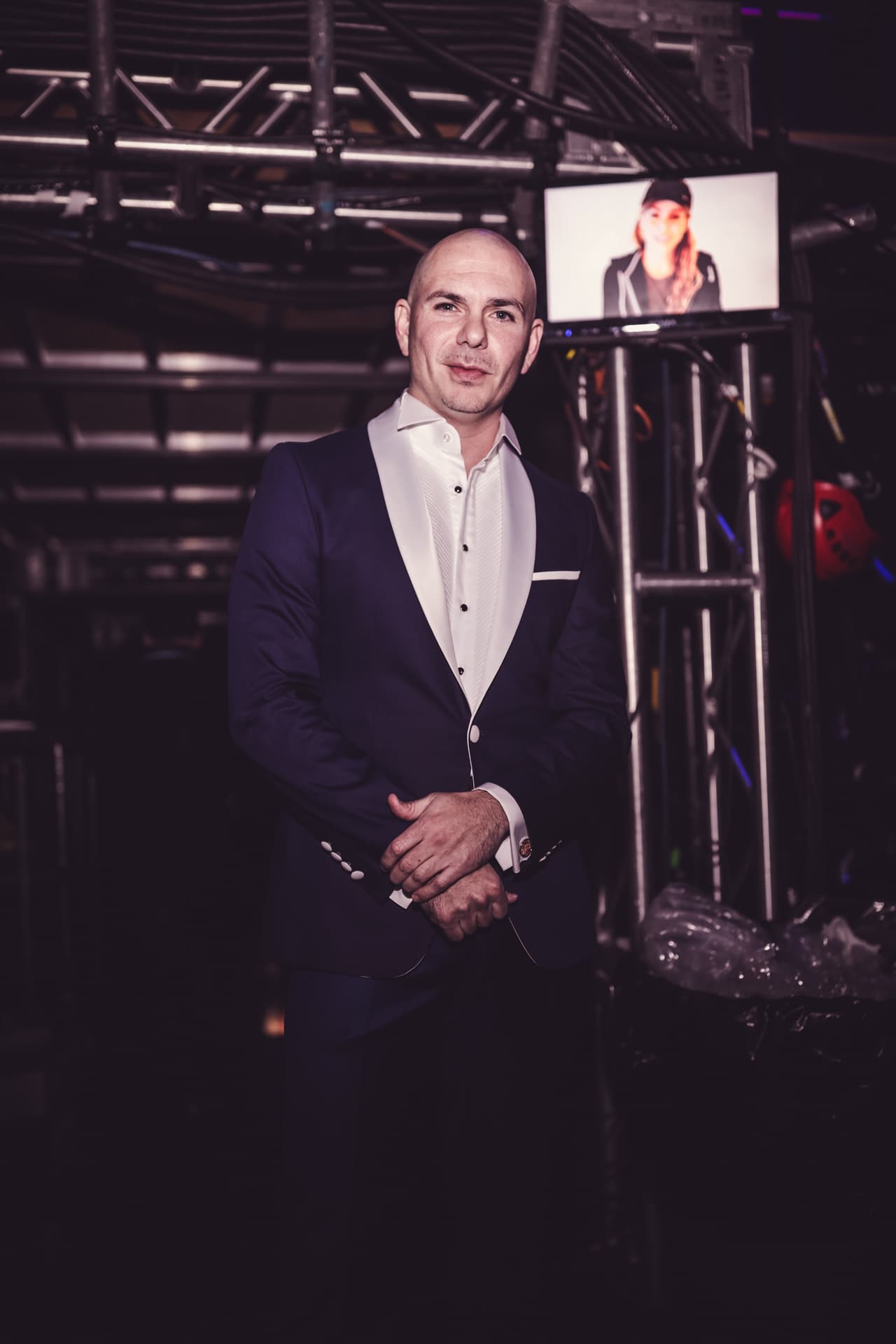 Pitbull entregó un merecido reconocimiento a Gloria y Emilio Estefan.