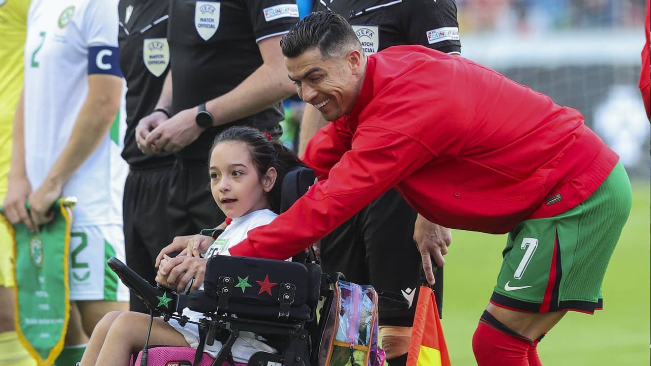 CR7 y el tremendo gesto con una niña con discapacidad