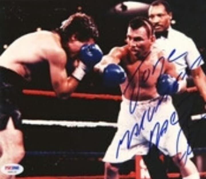 El púgil nació el 27 de octubre de 1965 en Mexicali.