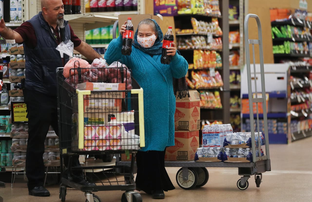 Ya son varios los productos de la canasta básica familiar que aumentaron de precio por la inflación. Noticias 45 realizó un recorrido por diferentes supermercados para comparar su costo.