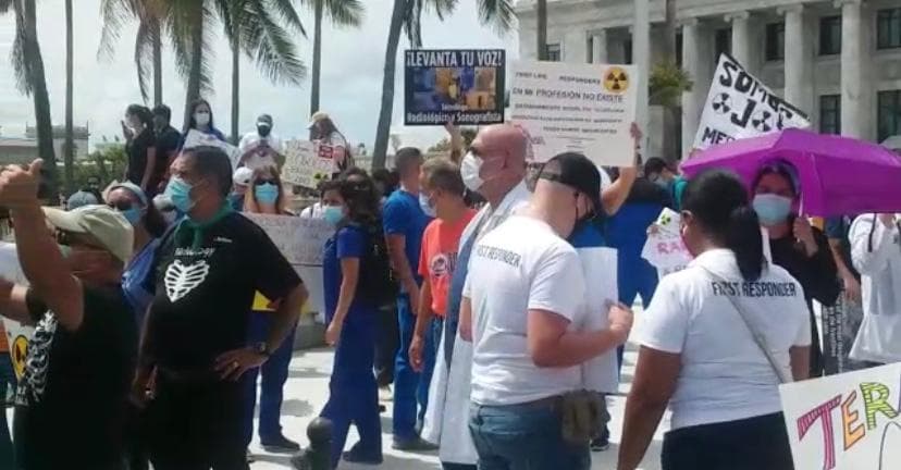 La protesta se extendió hasta después de las 11:00 de la mañana sin mayores conflictos.