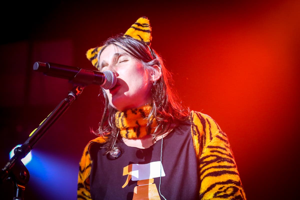 Miles de personas llegaron al Palladium de Hollywood para disfrutar de grupos como Aterciopelados, Kinky, Mala Rodríguez, Ximena Sariñana entre otros y deleitarse las mezclas alternativas en un festival lleno de cultura y nueve horas de mucha música.