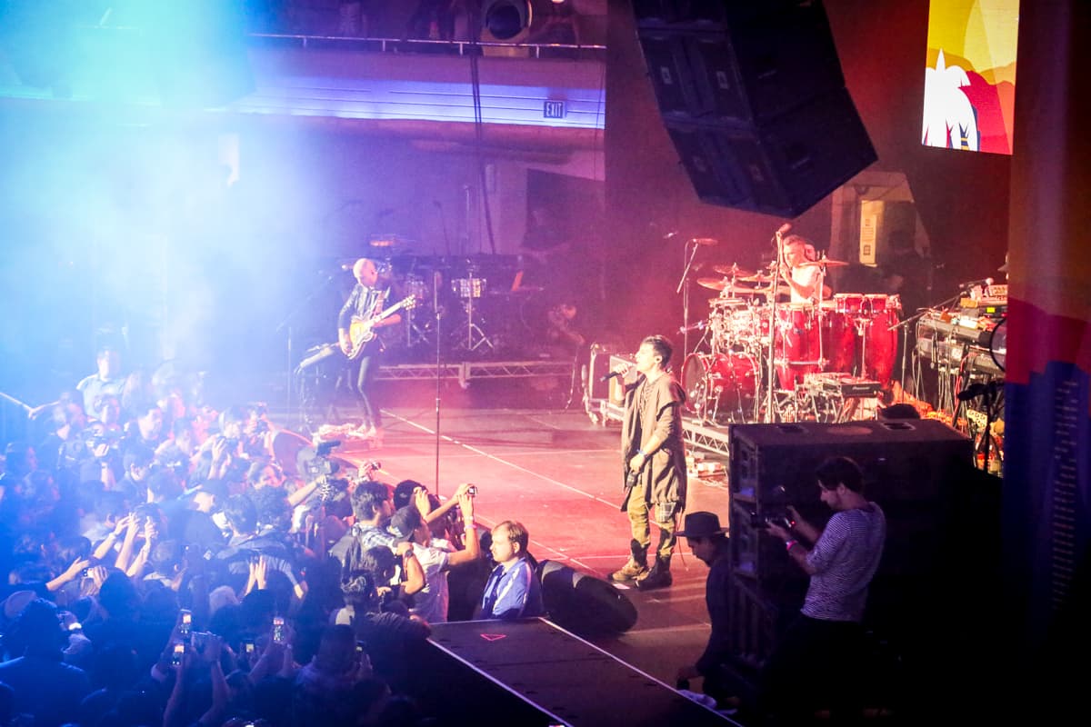 Miles de personas llegaron al Palladium de Hollywood para disfrutar de grupos como Aterciopelados, Kinky, Mala Rodríguez, Ximena Sariñana entre otros y deleitarse las mezclas alternativas en un festival lleno de cultura y nueve horas de mucha música.