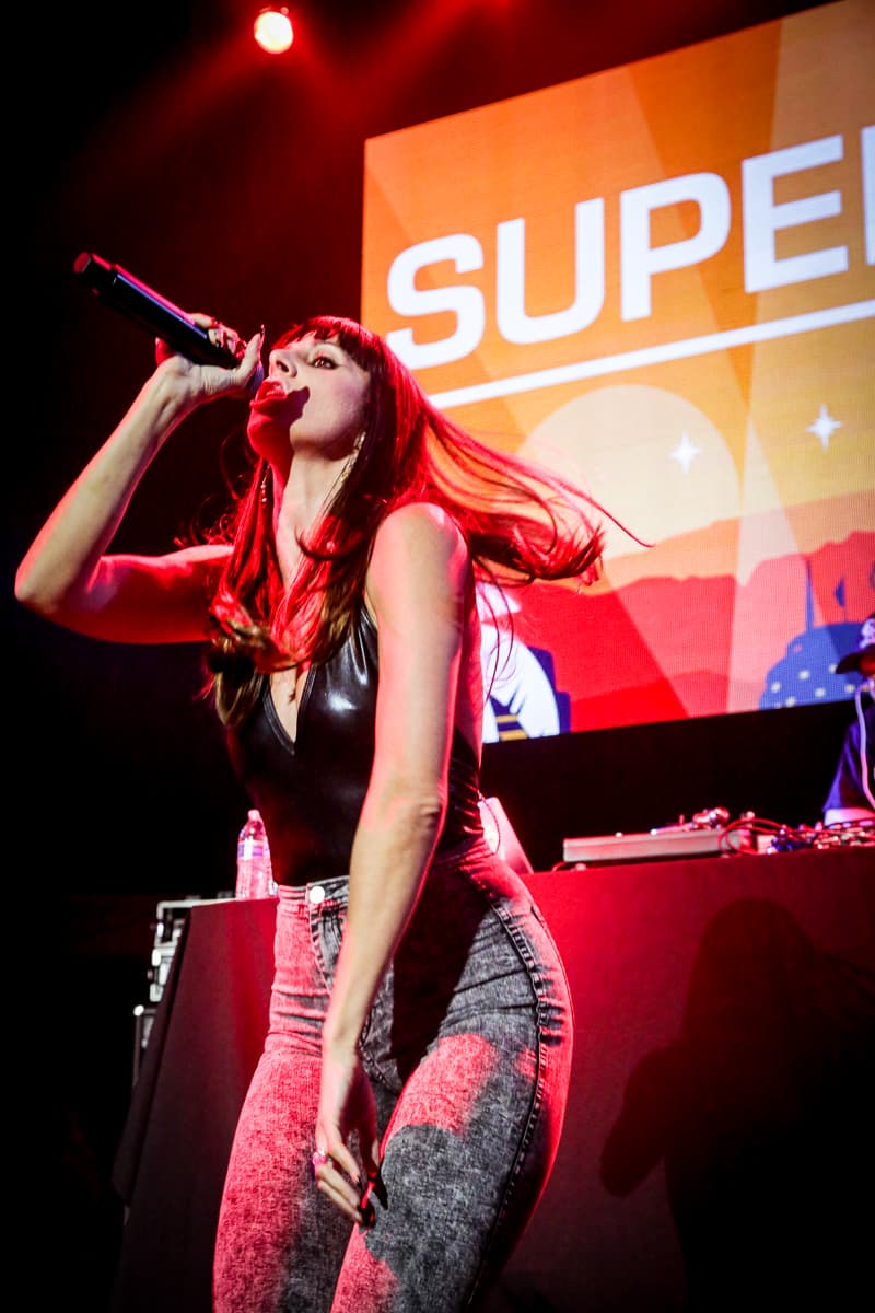 Miles de personas llegaron al Palladium de Hollywood para disfrutar de grupos como Aterciopelados, Kinky, Mala Rodríguez, Ximena Sariñana entre otros y deleitarse las mezclas alternativas en un festival lleno de cultura y nueve horas de mucha música.