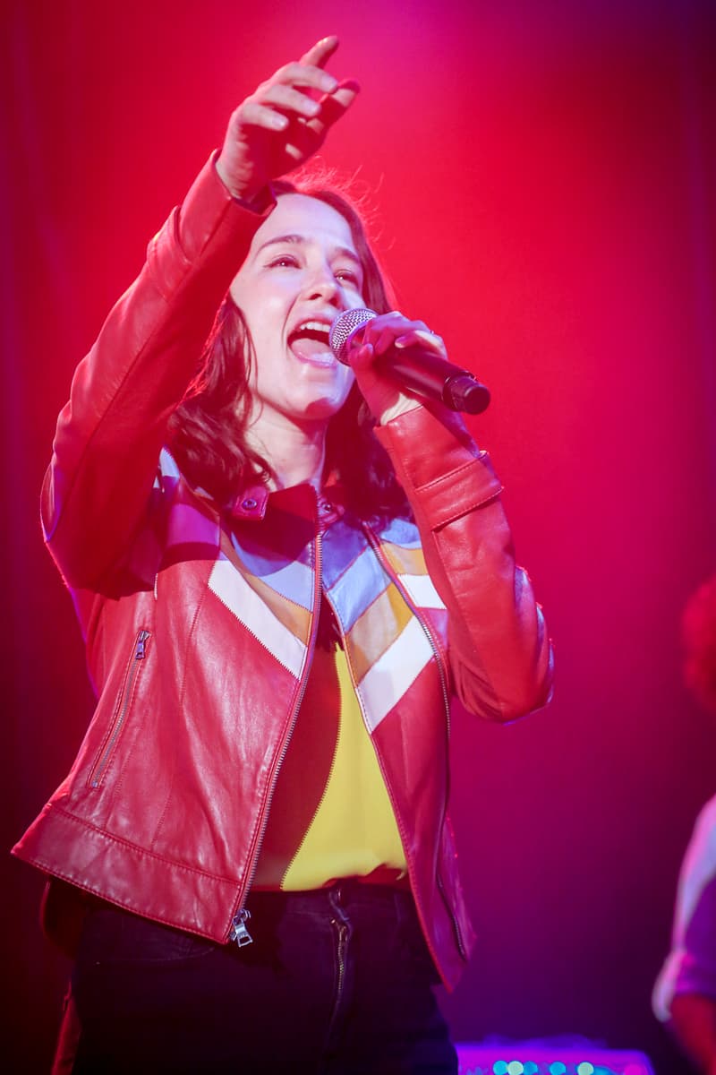 Miles de personas llegaron al Palladium de Hollywood para disfrutar de grupos como Aterciopelados, Kinky, Mala Rodríguez, Ximena Sariñana entre otros y deleitarse las mezclas alternativas en un festival lleno de cultura y nueve horas de mucha música.