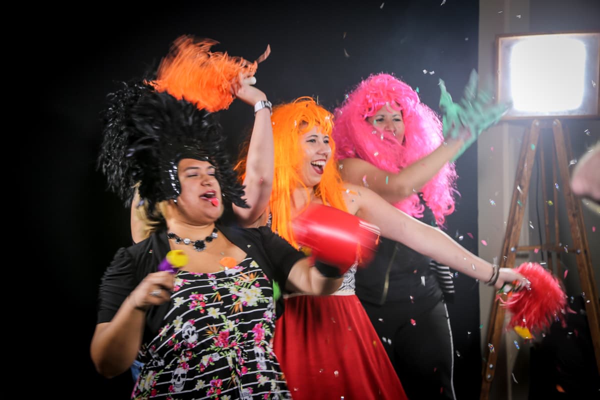 Miles de personas llegaron al Palladium de Hollywood para disfrutar de grupos como Aterciopelados, Kinky, Mala Rodríguez, Ximena Sariñana entre otros y deleitarse las mezclas alternativas en un festival lleno de cultura y nueve horas de mucha música.