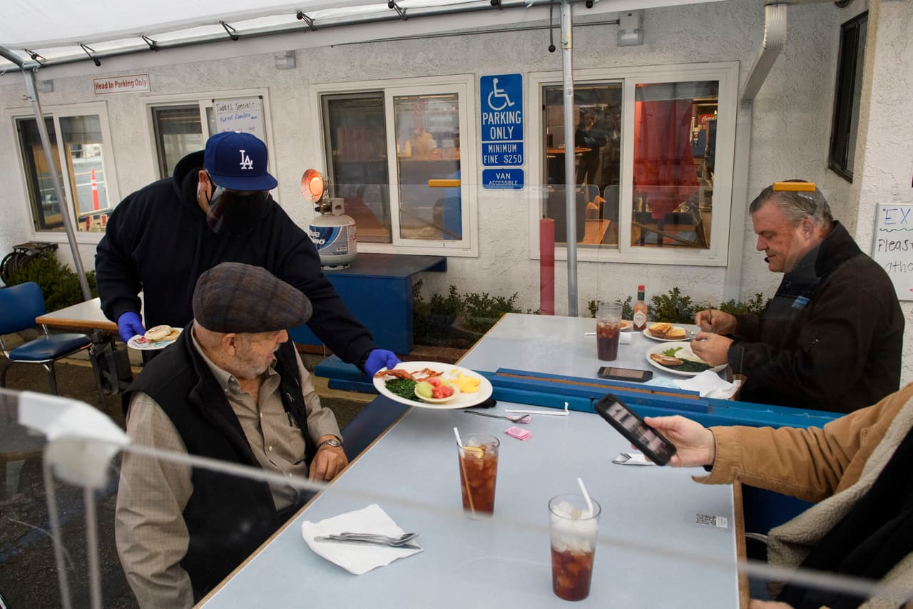 Desde el inicio de la crisis del coronavirus, el pequeño restaurante ha seguido todas las medidas impuestas por los funcionarios de salud local. Sin embargo, los recientes cambios van en contra de los esfuerzos que la industria de restaurantes en el condado han realizado por meses.