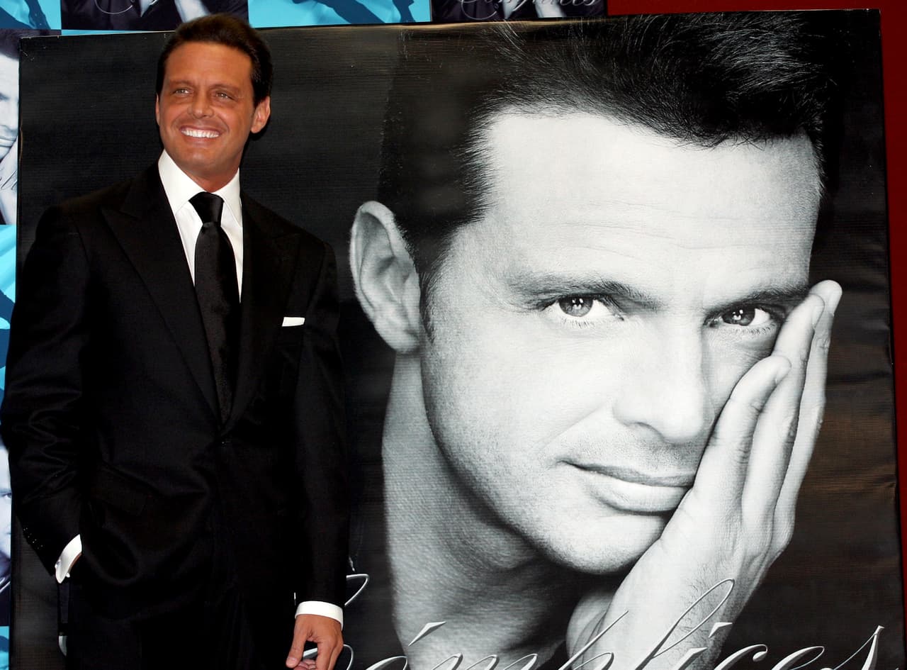 Luis Miguel siempre ha tenido altas y bajas, su cambio es notable, al parecer su gemelo ha atravesado el tiempo con mejor suerte.