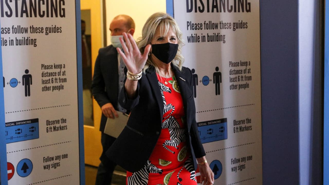 La primera dama, Jill Biden, visitará centro de vacunación en Arizona este miércoles 
