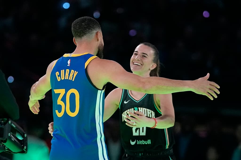 Stephen Curry vence a Sabrina Ionescu en emocionante concurso de triples previo al Juego de Estrellas
