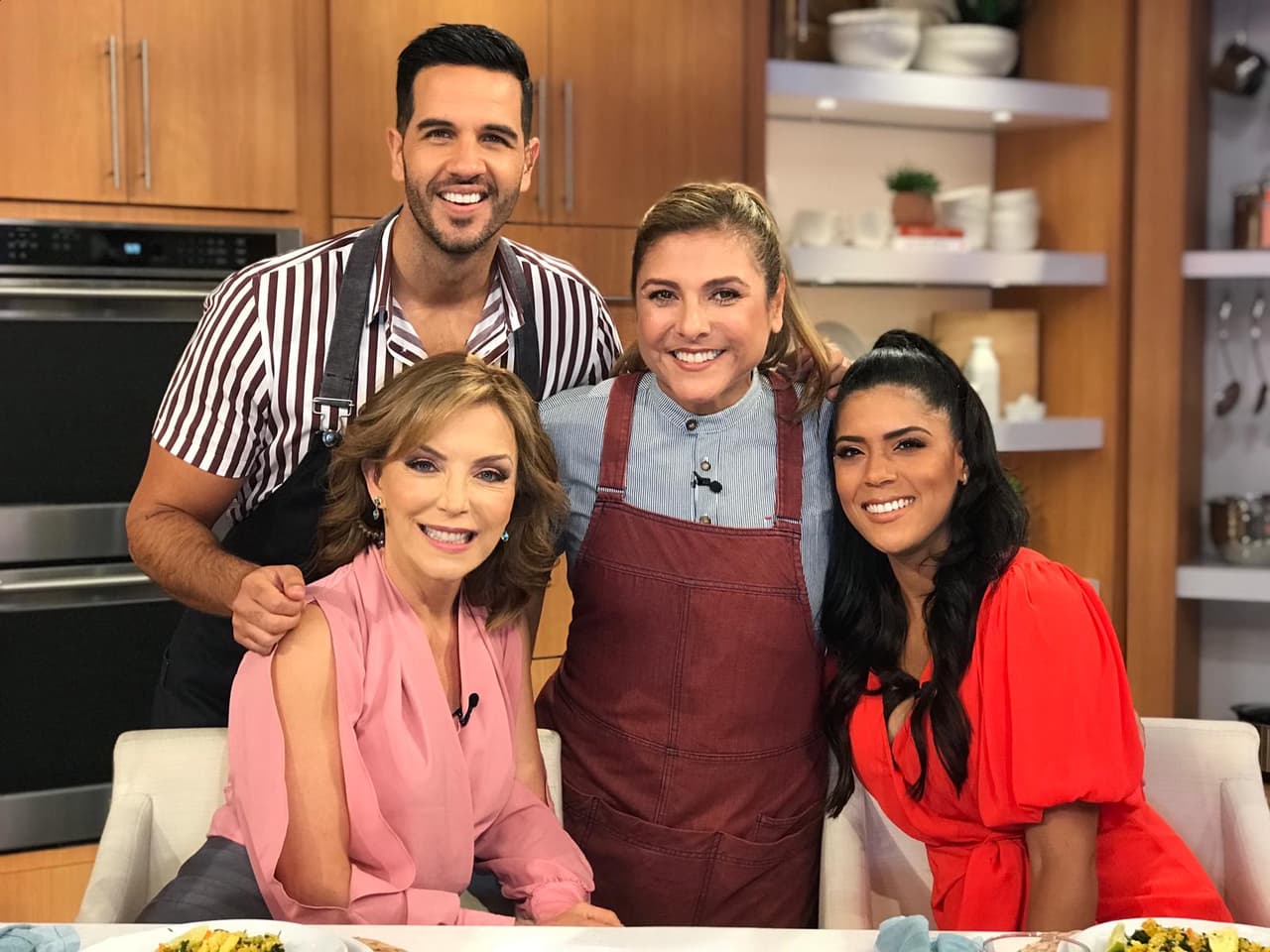 La actriz no podía despedirse sin antes probar las delicias del chef Yisus y la chef Lorena.