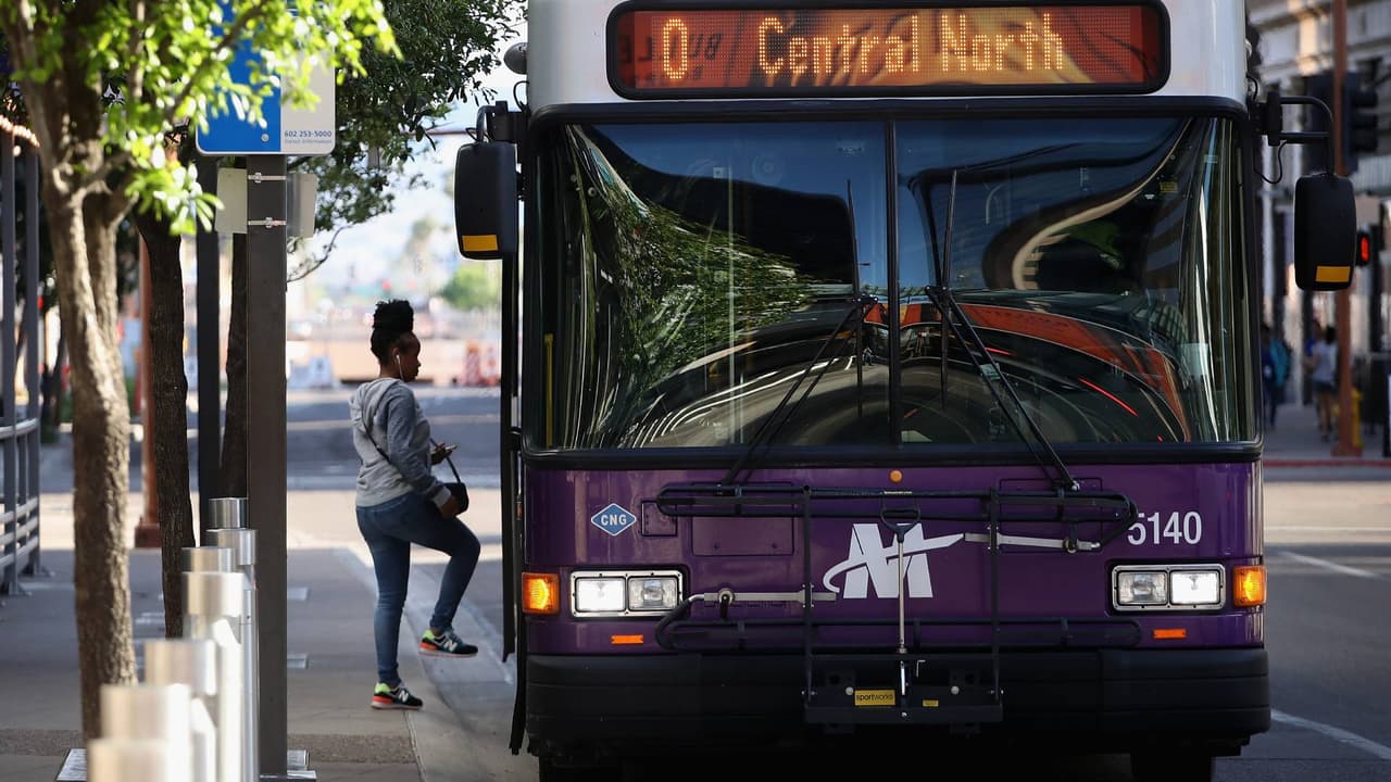 Levantan la orden del uso mascarillas en Phoenix, pero aún debes usarla en algunos lugares