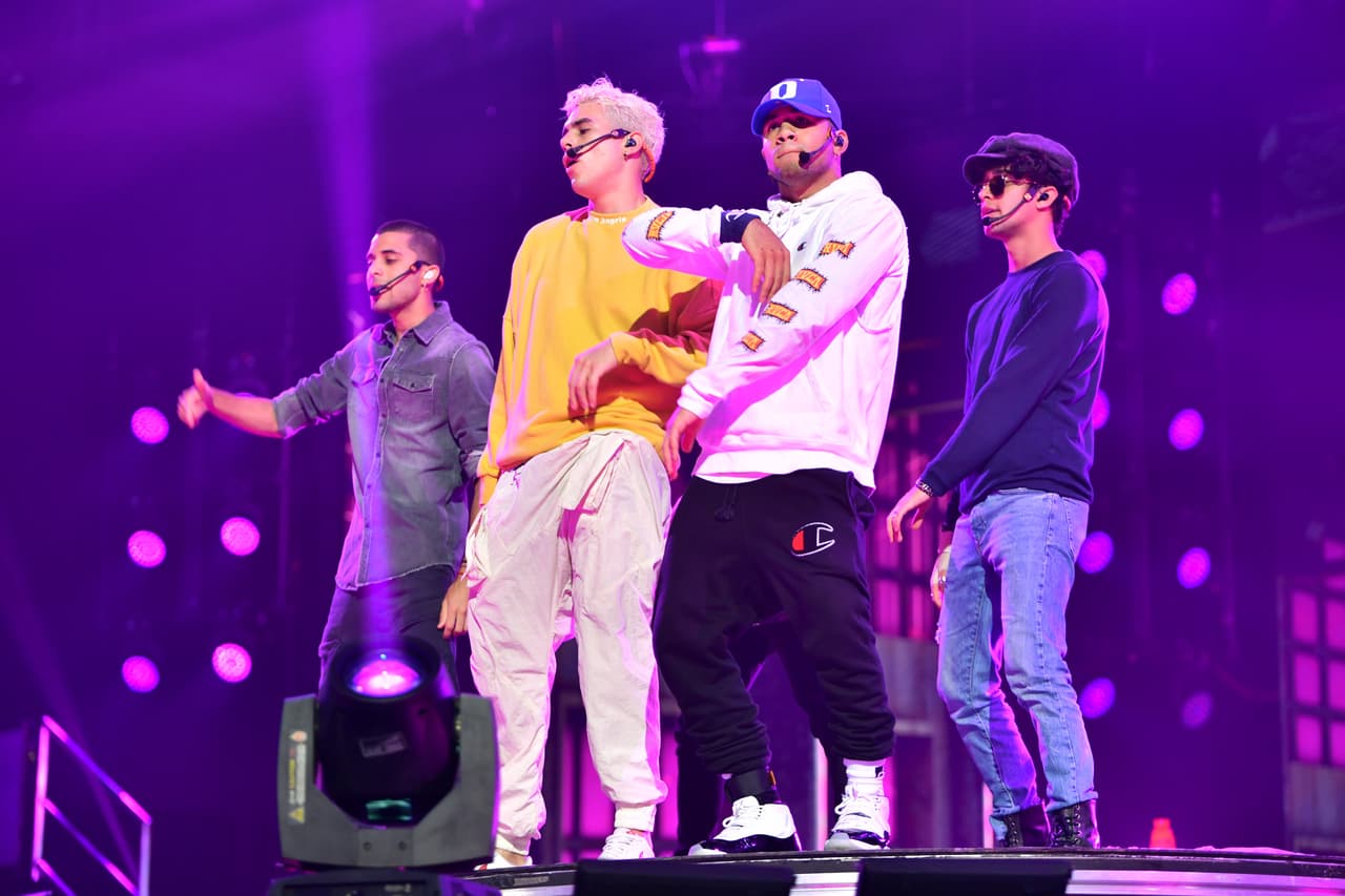 CNCO también compite en Reality Show Brea-Out Artist (Del Realty al Stage),
<b> </b>esto como un recordatorio de que el quinteto saltó a la fama tras ganar la competencia 'La Banda' de Univision.