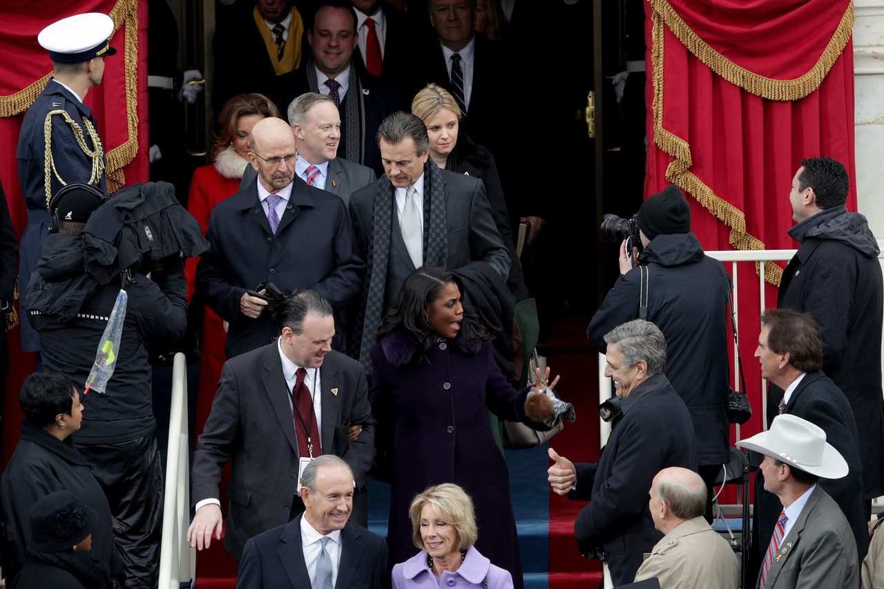 El día de las elecciones presidenciales, Omarosa compartió con los periodistas en el comando de campaña del candidato republicano en Nueva York. Luego de la victoria fue seleccionada por Donald Trump para ser la directora de alcance afroamericano. En la fotografía la ex funcionaria durante la toma de posesión del nuevo presidente, el 20 de enero de 2017.