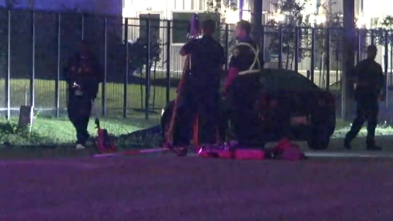 Muere conductor atropellado después de que su auto falló en el noroeste de Houston