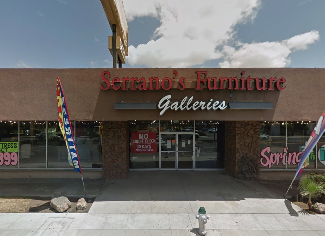 Los negocios autorizados a abrir a partir del próximo lunes en la ciudad son: 
<br>
<b>1) mueblerías</b>