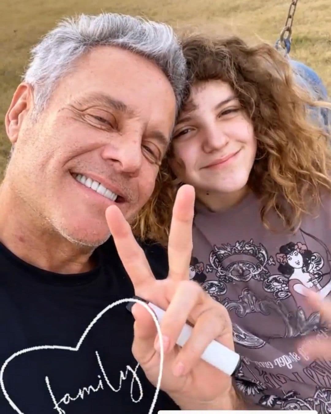 “Sí es un padre responsable, no ha podido estar tan presente como Roberta quisiera, pero tiene muchas cosas él en su vida ahorita que le están robando un poco de tiempo, espacio y a las que él les quiere poner la energía que él necesita…”, señaló Fernanda López en entrevista para el programa 'Ventaneando'.