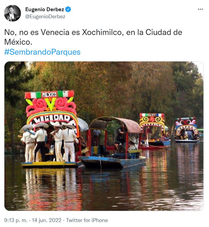 Con el humor que lo caracteriza, mostró el 'parecido' entre los canales de Venecia en Italia, con los de Xochimilco, el cual es uno de los más turísticos de México.
<br>