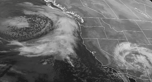 La caída de lluvia y nieve, así como los fuertes vientos, dejaron a casi 100,000 casas y negocios en el área de Sacramento sin electricidad.