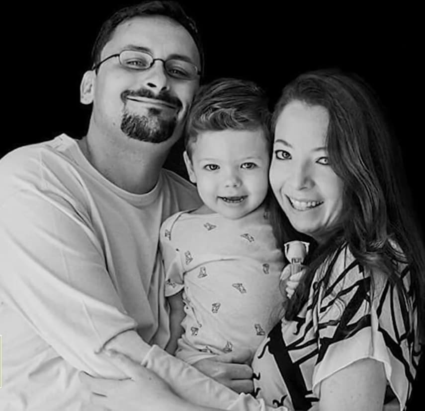 “Si él se me va, yo me voy con él 
<b>porque no podría seguir si no lo tengo</b>”, dice tajante Morales. Se ha abierto una cuenta de GoFundMe 
<a href="https://www.gofundme.com/f/help-alejo-continue-his-dravet-syndrome-treatment" target="_blank">para recaudar todo el dinero posible</a> que dé al pequeño Alejo y a sus padres un mejor futuro. 
<br>