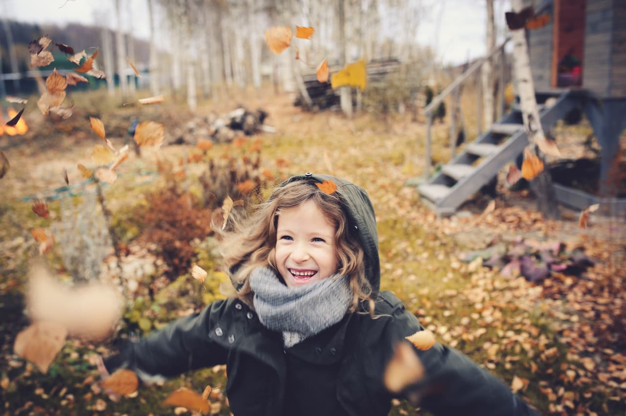 El otoño ofrece una cantidad enorme de posibilidades para hacer cosas divertidas y productivas en familia. Y sin necesidad de que haya que recolectar calabazas, pintarlas, tallarlas o cocinarlas.
<b>Mira nuestra guía para celebrar el otoño 2016 con todo.</b>