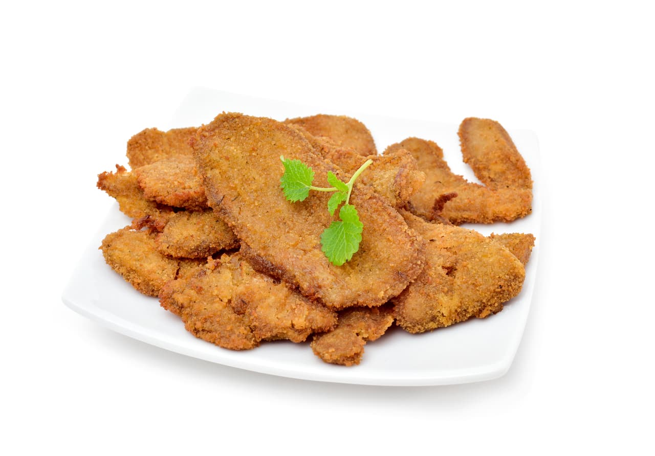 <b>Tofu, Seitán, Tempeh y soja texturizada. </b>Mientras esperamos a que la hamburguesa imposible llegue a nuestro restaurante favorito, podemos aprovechar el tofu, el tempeh, la soja texturizada (los tres elaborados con semillas de soja, aunque de texturas distintas) y el seitán (elaborado con gluten de trigo). Cada vez son más populares en la cocina vegetariana y vegana por su gran versatilidad.